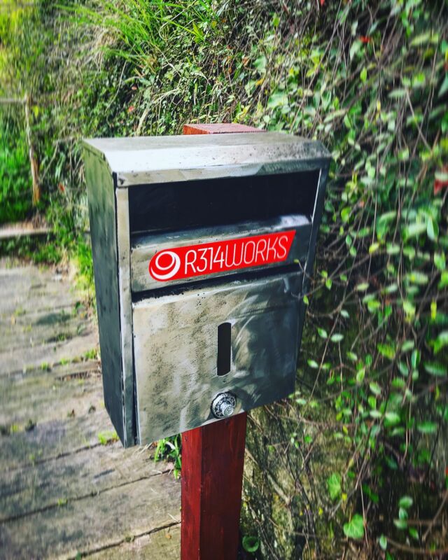 捨てられちゃう運命だったこの子を、塗装剥がしてクリア塗装したら思いの外カッコ良いので、お店のポストにしちゃいました。

#Pelletstove #ペレットストーブ #ペレットストーブ神奈川 #横須賀 #yokosuka #火のある暮らし #あの日の焚火をリビングに